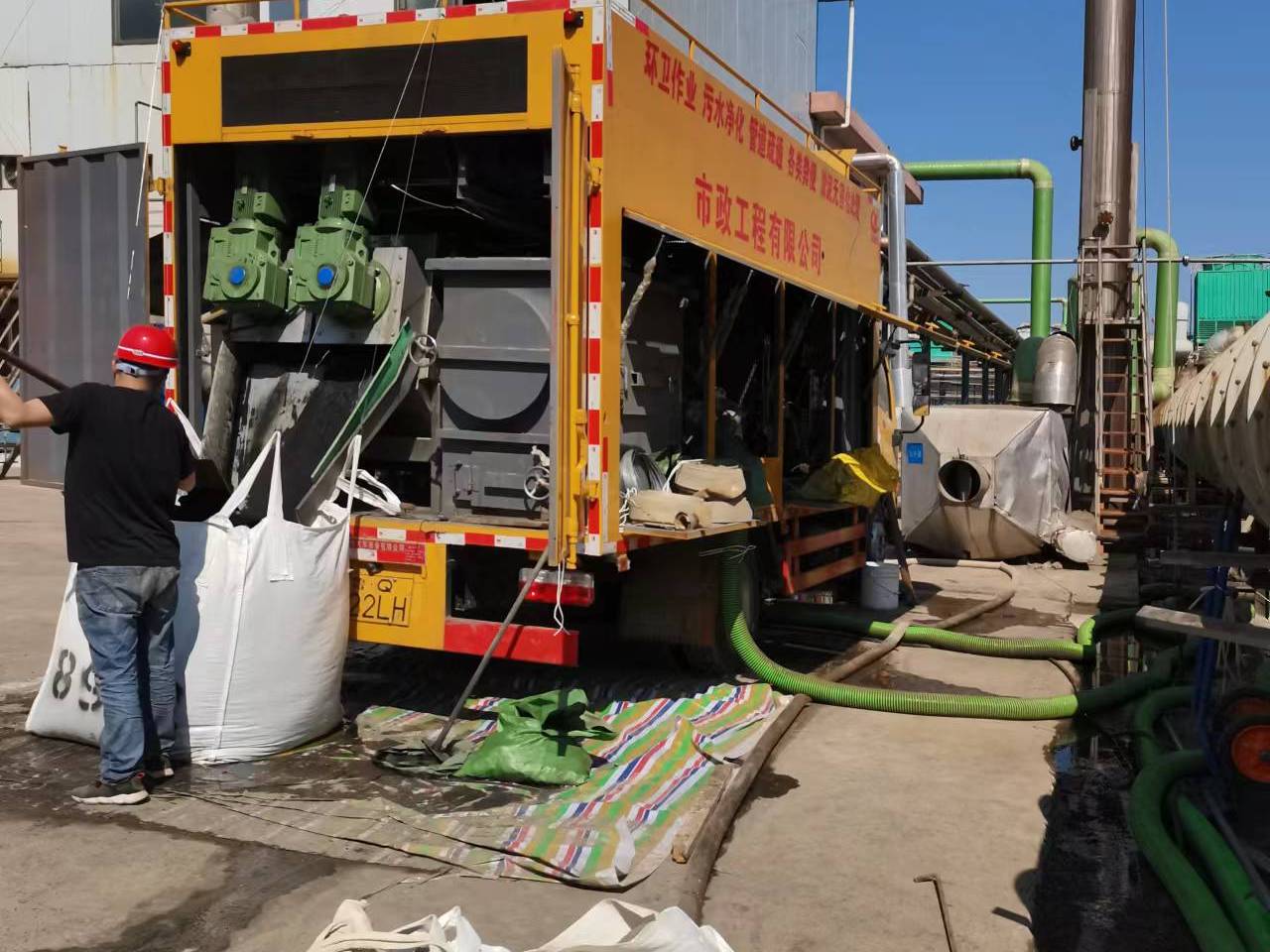 海盐淤泥压干处理